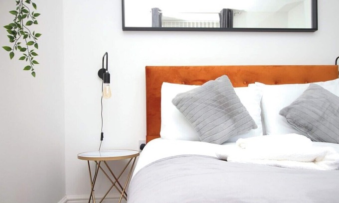 Newport Apartment | Eastern Way by Tŷ SA, 1BR Apartment in Newport