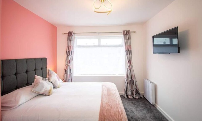 Speke Apartment | Eastern White House Flat B Liverpool Airport