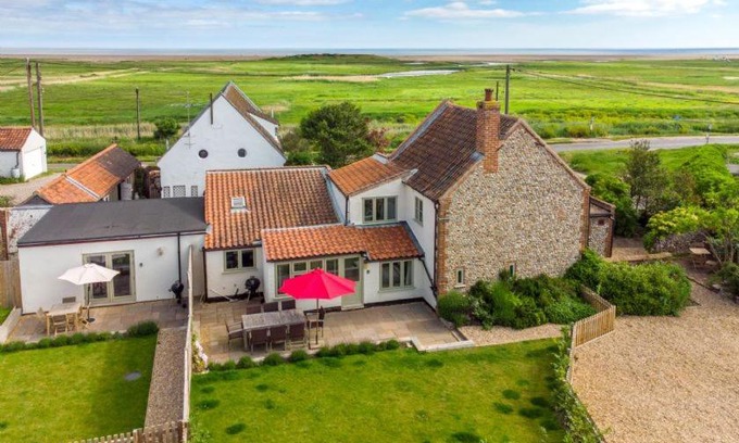 Salthouse House | Eastgate Cottage and Hideaway