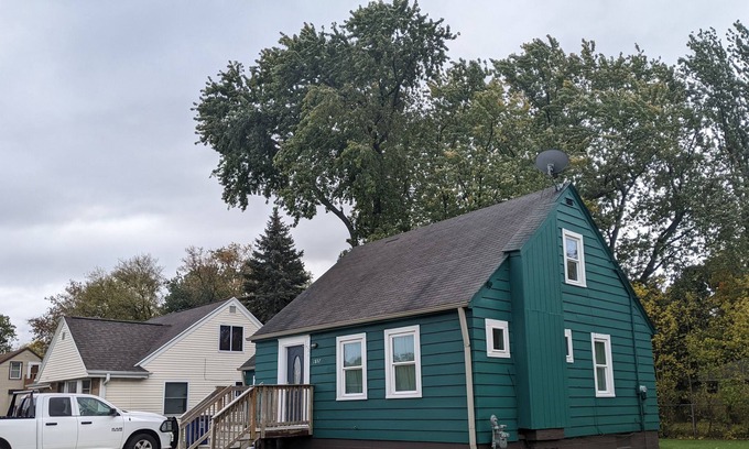 Green Bay House | Easy access through west side of GB-off hwy 41 & 29