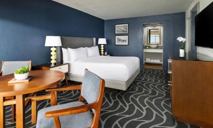 Monterey House | Easy Access to Beach! Unit with Ocean Views, Pets Allowed, Free Parking!