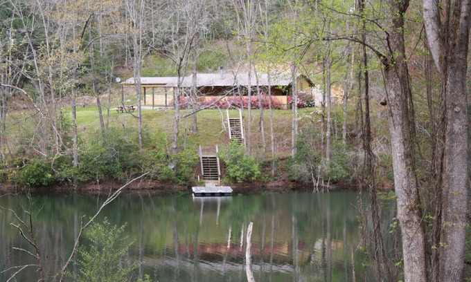 Robbinsville House | Easy Acess To Cherohala Skyway And Joyce Kilmer Forrest, Fishing and Swimmimng