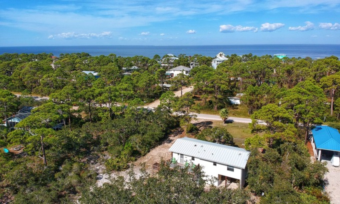 St. George Island Cottage | Easy Beach Access - 2 FREE BIKE RENTALS INCLUDED WITH YOUR STAY!