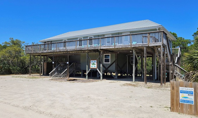 St. George Island Cottage | Easy Beach Access - 2 FREE BIKE RENTALS INCLUDED WITH YOUR STAY!