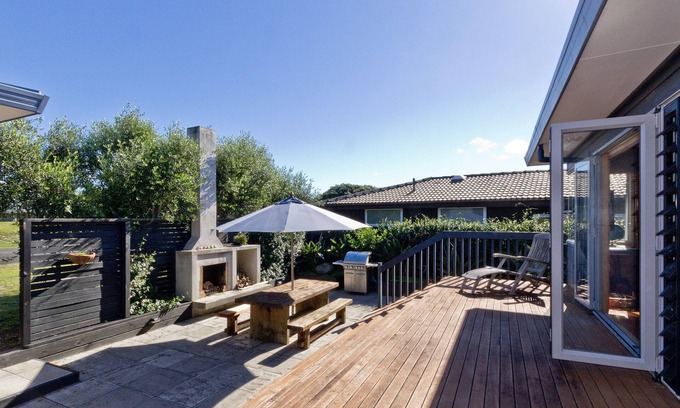 Omaha Cottage | Easy Escape - Omaha Holiday Home