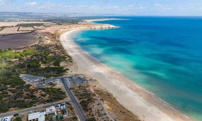 Maslin Beach House | Easy Going, Family and Pet friendly Beachside Escape