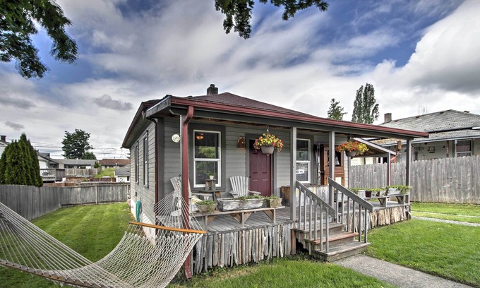 Eatonville House | Eatonville House w/ Fire Pit < 4 Mi to Ohop Lake!