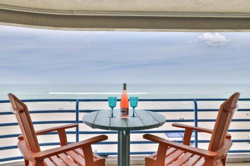 New Smyrna Beach Apartment | Ebb Tide 407-Oceanfront 3-3 End Unit With Breathtaking Views