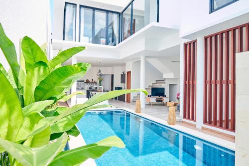 Batu Bolong Villa | Echo Beach House 38