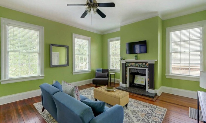 Savannah Victorian District Condo | Eclectic Abode, Funky | Fun | Dog-Friendly!