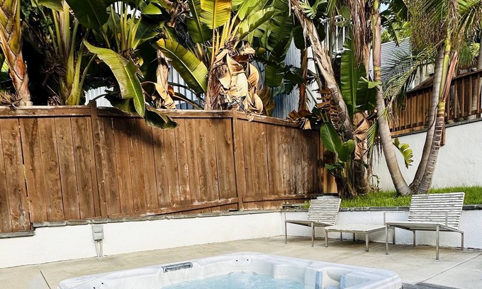 Del Mar Heights Cottage | Eclectic surf loft w/fire pit. Walking distance to the beach!