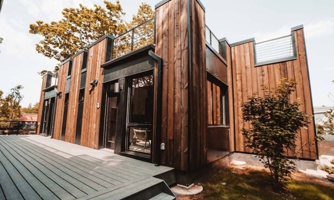 South Perry District Apartment | Eco and Pet-friendly Private Micro Studio