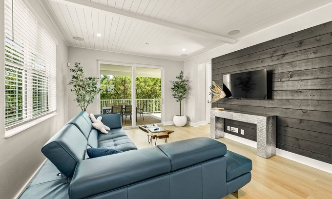 Cortez House | Eco-Friendly Home close to the Beach! Casa Cortez
