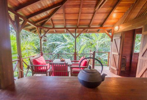 Deshaies House | Ecolodges Karet