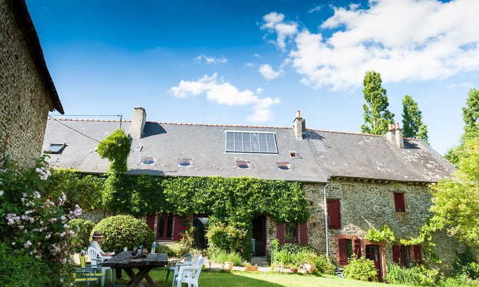 Eance House | Ecologite La Riviere, groups of up to 20