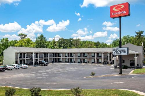 Evergreen Hotel | Econo Lodge Inn & Suites Evergreen