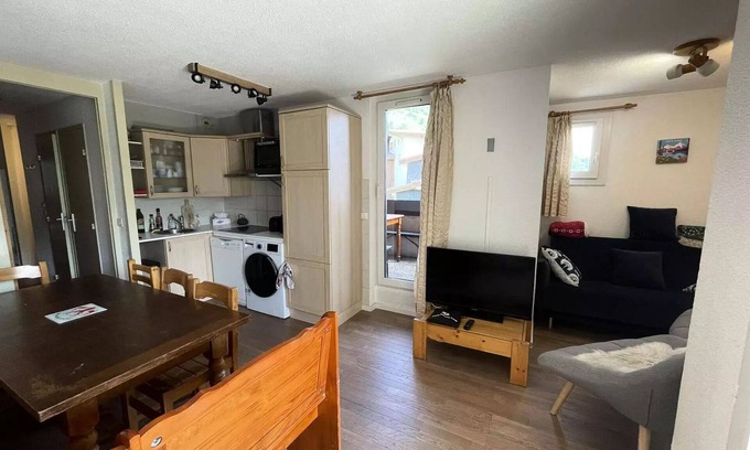 Mont-de-Lans Apartment | Ecrin 6 Residence - Apartment 6 beds with balconies