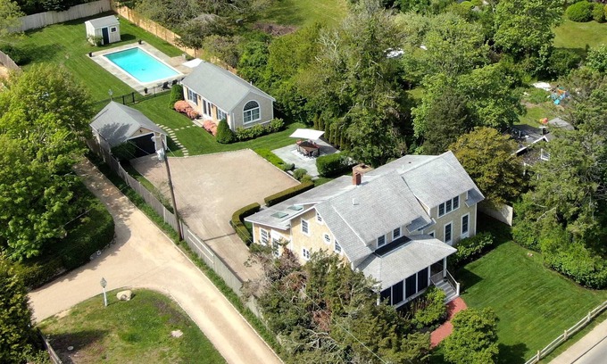 Edgartown House | Edgartown Compound with Pool & Guest Cottage