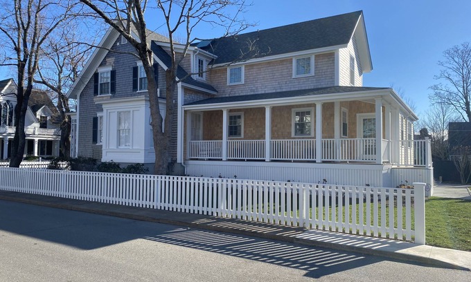 Edgartown House | Edgartown Historic, Remodeled, Luxury Home - In-Town, Beach Access, AC, Parking