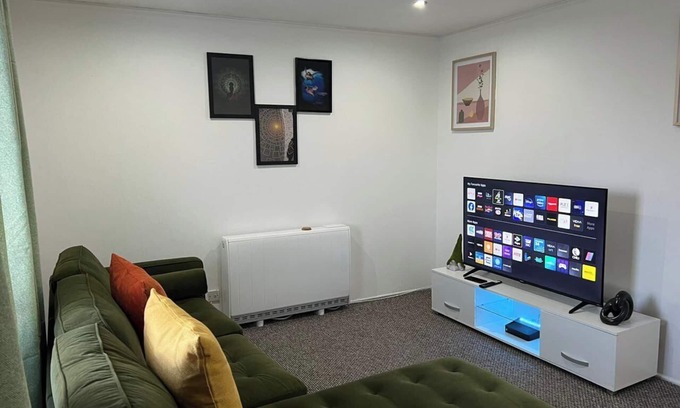 Birmingham House | Edgbaston Birmingham Apartment