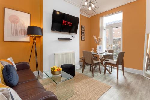 Liverpool House | Edge Grove Retreat - Air Host & Stay