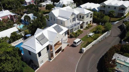 Pembroke Bed & Breakfast | Edgehill Manor Guest House