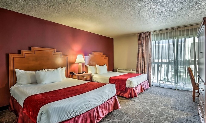 Laughlin Hotel | Edgewater Casino Resort, 4 x Santa Fe Queen Non Smoking Room, Free Parking
