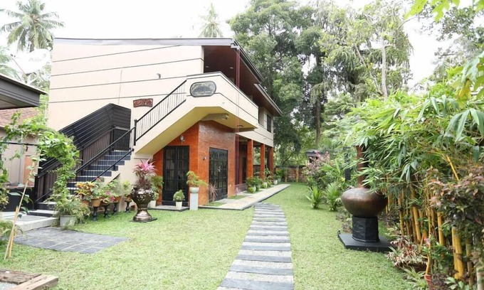 Negombo House | Edwin's Airport Garden.