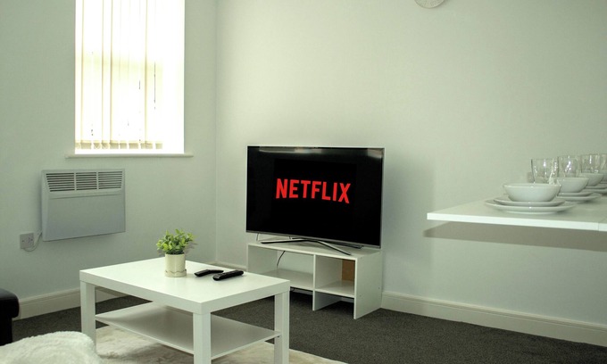 Nottingham Apartment | EDYN Luxe Duplex|PS5 |Free Parking| Fast WiFi |10 mins from Nottingham Station