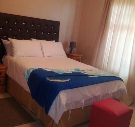 Francistown Bed & Breakfast | EE Maison Bed and Breakfast