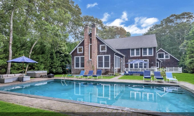 Wainscott Woods House | EH Gem (Large, Modern Home great for families)