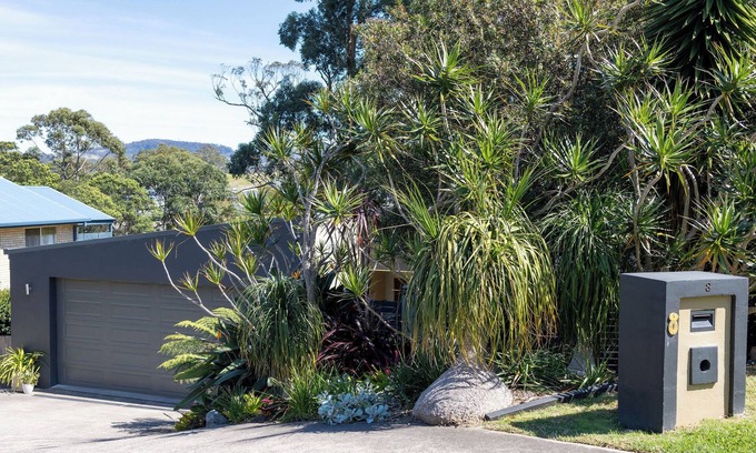 Merimbula House | Eight on Luderick