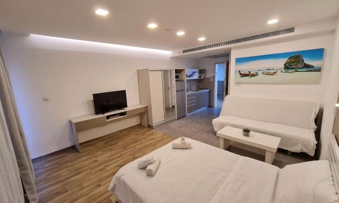 Eilat Apartment | Eilat Charming Studio-Balcony