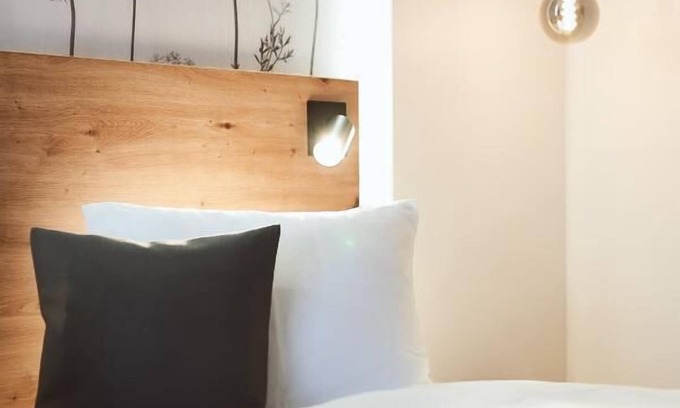 Riedenburg Apartment | Ein-Zimmer-App. mit sep. Küchenzeile und Balkon