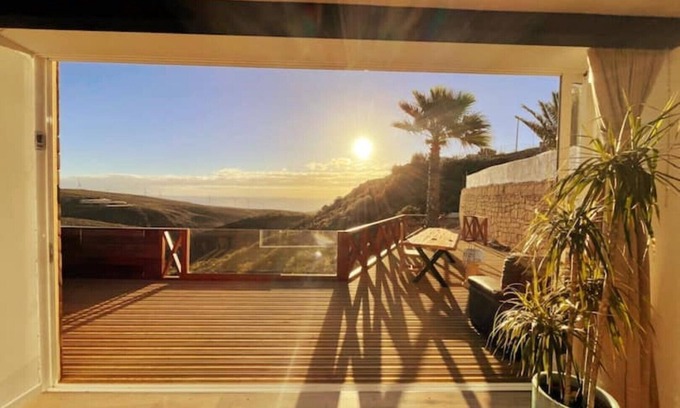 Arico Viejo Apartment | Einzigartiges Landhaus mit Pool und Meerblick