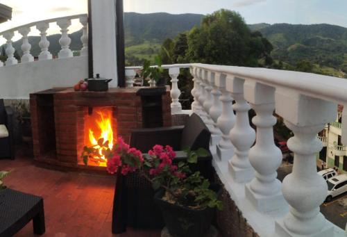 Medellin Apartment | El Balcón De Las Montañas