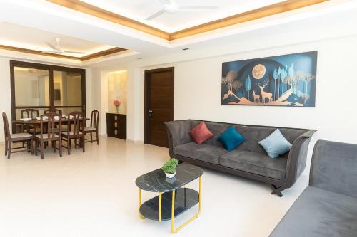 Ballygunge Apartment | Elan Royale by JadeCaps-Nr Birla Mandir-AC-Wi-Fi