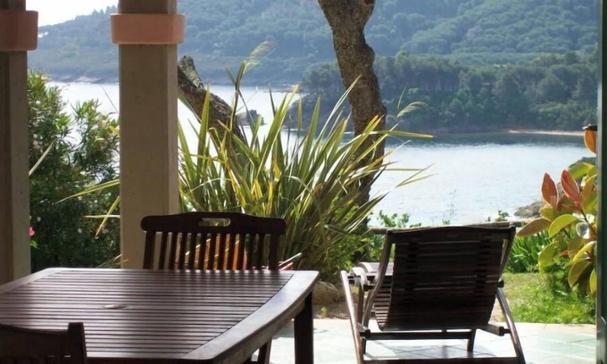 Naregno Apartment | Elba Island villa on the sea with sandy beach surrounded by green park Arc.T