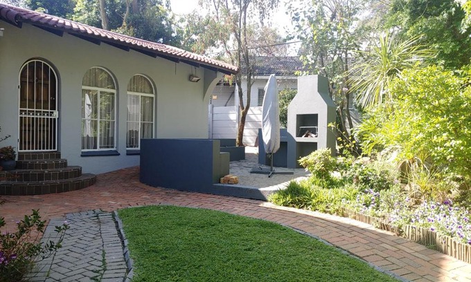 Randpark Ridge House | Elderie BnB