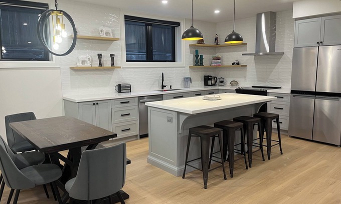 Pickering Apartment | Elegance and Comfort in Pickering