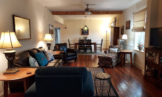 Berlin Apartment | Elegance, comfort and historical charm!