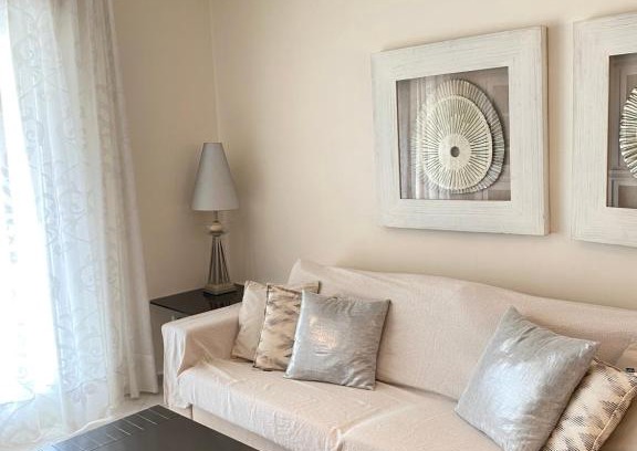 Villajoyosa Apartment | Elegant 2-Bedroom Apartment in Benidorm with Private Pool and Scenic Garden Views