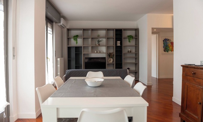 Porta Volta Apartment | Elegant 2 Bedroom, 2 Bathroom Apartment in the Heart of Chinatown Milan