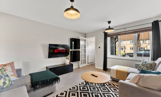 Cambridge House | Elegant 2-Bedroom House - Garden - Parking