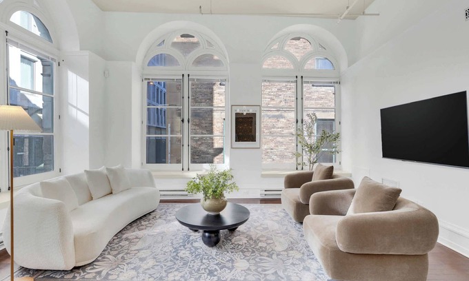 Old Montreal Apartment | Elegant 2 level 3BD-3BA Old Mtl-Pool table&Parking