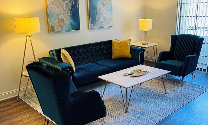 Beverly Grove Apartment | Elegant 2BR/2BA Stay- Burton Way, Beverly Hills