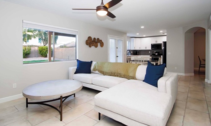 Norterra House | Elegant 4BR Retreat｜Lush Yard｜Perfect for Families & Pets #41649