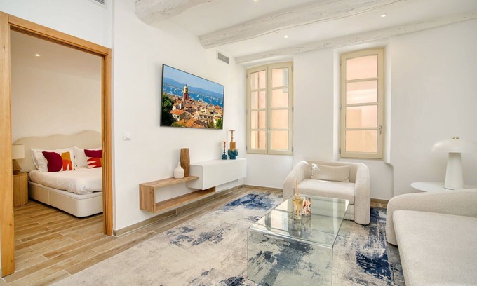 Old Town Apartment | Elegant apartment-AC-1BR-2P- center Saint-Tropez