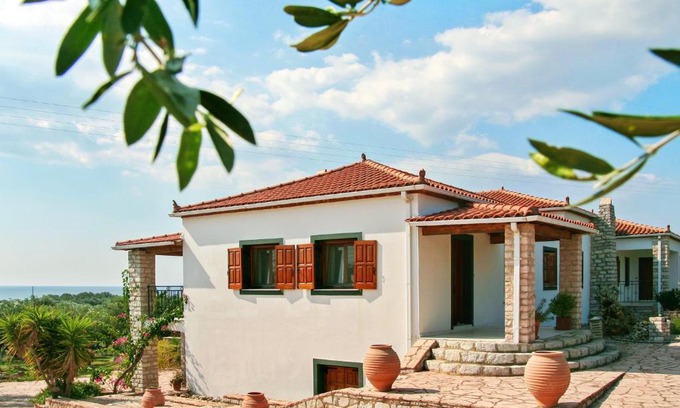 Skafidia Apartment | Elegant Apartment in Agios Ilias with Sea View
