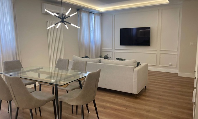Golden Triangle of Art Apartment | Elegant apartment in Atocha 2 Bedrooms 2 Bathrooms